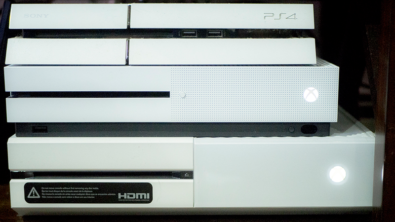 It’s tiny compared to the original Xbone. But still giant compared to the PS4. Also note the prominent IR blaster. THAT IS A GOOD THING.